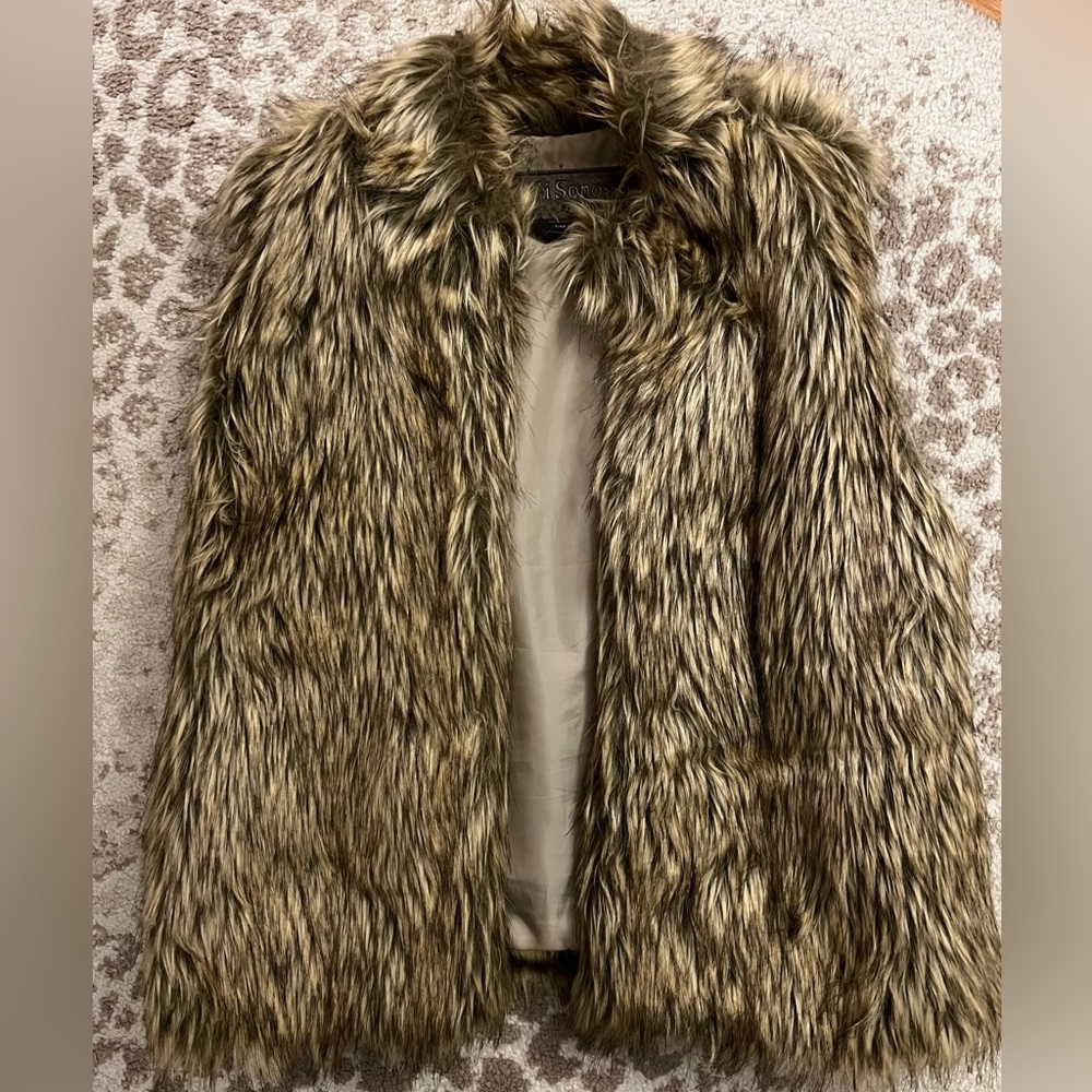 EUC size medium Ci Sono Fur Vest